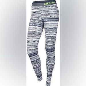 Nike Womens Pro Hyperwarm Printed Training Tights in Size M